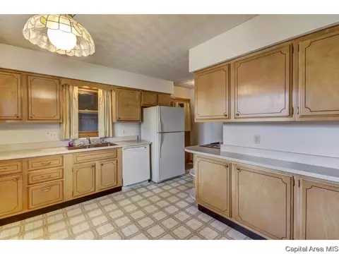 105 Glen Aire, Springfield, IL 62703 photo 3