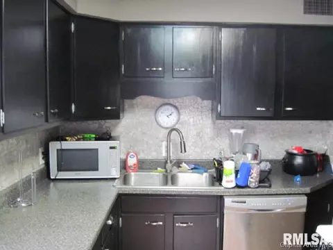 2125 Buchanan, Springfield, IL 62703 photo 2