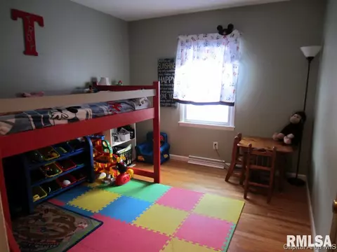 215 Dickinson Rd, Springfield, IL 62704 photo 8