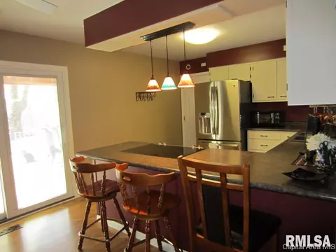 215 Dickinson Rd, Springfield, IL 62704 photo 6