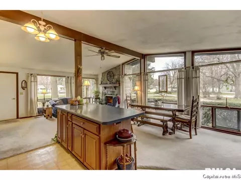 89 Circle Dr, Springfield, IL 62703 photo 4