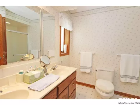 2620 E Lake Shore Dr, Springfield, IL 62712 photo 14
