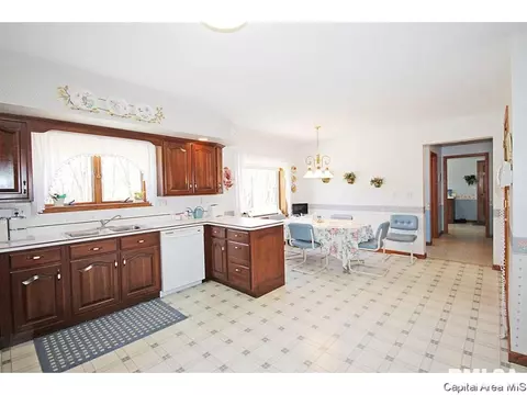 2620 E Lake Shore Dr, Springfield, IL 62712 photo 9
