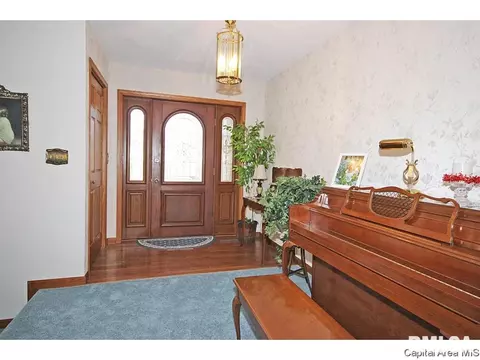 2620 E Lake Shore Dr, Springfield, IL 62712 photo 2