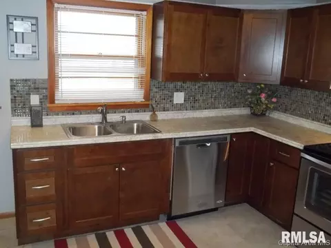 1907 Lee, Springfield, IL 62703 photo 6