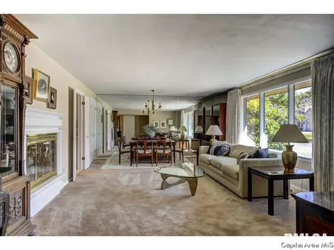 73 Oakmont, Springfield, IL 62704 photo 2