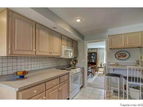 73 Oakmont, Springfield, IL 62704 photo 8