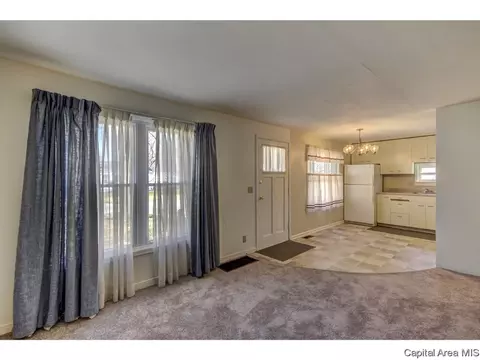 2118 Pickett, Springfield, IL 62703 photo 3