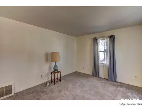 2118 Pickett, Springfield, IL 62703 photo 8