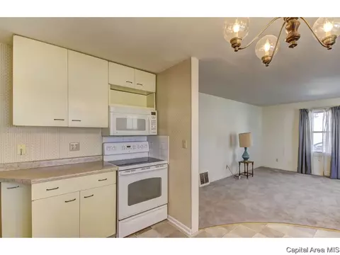 2118 Pickett, Springfield, IL 62703 photo 5