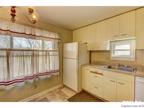2118 Pickett, Springfield, IL 62703 photo 9