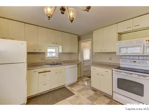 2118 Pickett, Springfield, IL 62703 photo 4