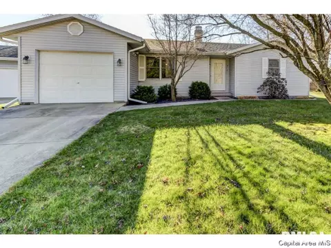 212 Tulip, Springfield, IL 62707 photo 1