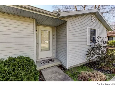 212 Tulip, Springfield, IL 62707 photo 2