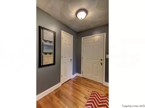 212 Tulip, Springfield, IL 62707 photo 3
