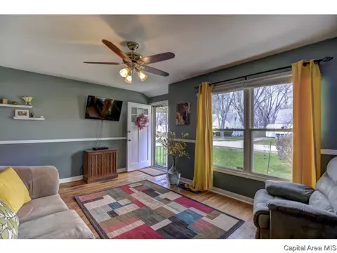 2000 E Hood St, Springfield, IL 62703 photo 2