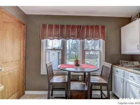 2000 E Hood St, Springfield, IL 62703 photo 10