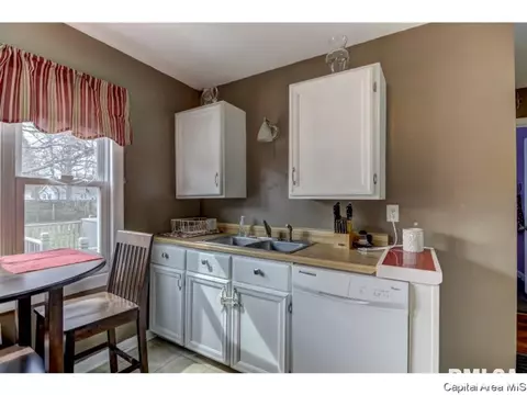 2000 E Hood St, Springfield, IL 62703 photo 11