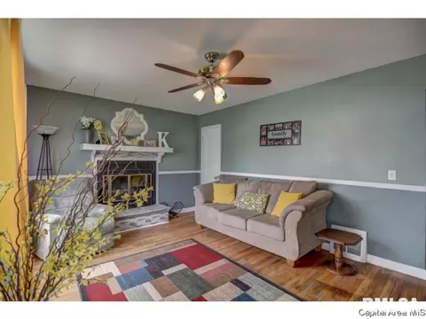 2000 E Hood St, Springfield, IL 62703 photo 4