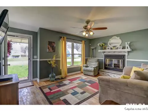 2000 E Hood St, Springfield, IL 62703 photo 8