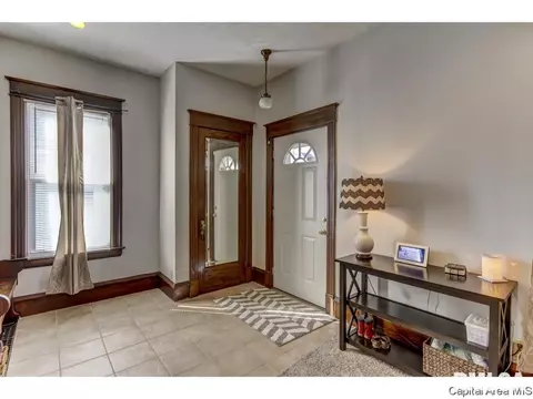 220 E Scarritt, Springfield, IL 62704 photo 2