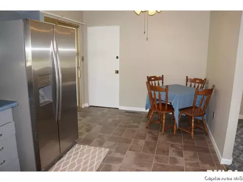 3349 Stanton St, Springfield, IL 62703 photo 2