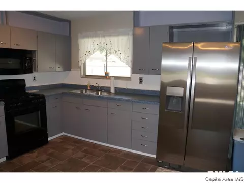 3349 Stanton St, Springfield, IL 62703 photo 3
