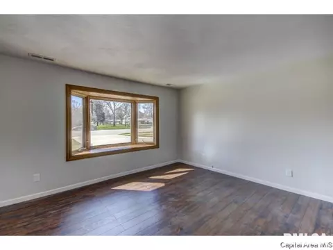 2305 E Sangamon Ave, Springfield, IL 62702 photo 11