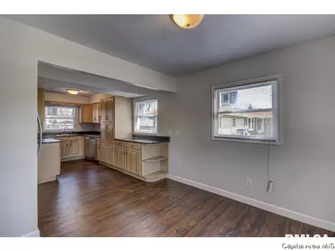 2305 E Sangamon Ave, Springfield, IL 62702 photo 12
