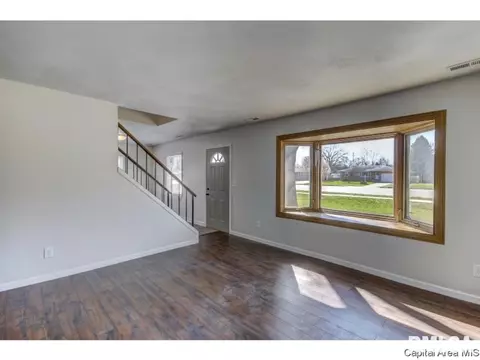 2305 E Sangamon Ave, Springfield, IL 62702 photo 5