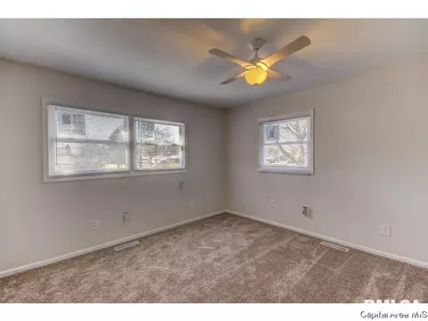 2305 E Sangamon Ave, Springfield, IL 62702 photo 20