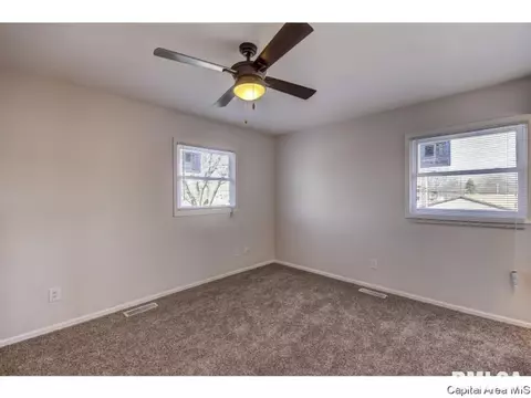 2305 E Sangamon Ave, Springfield, IL 62702 photo 23