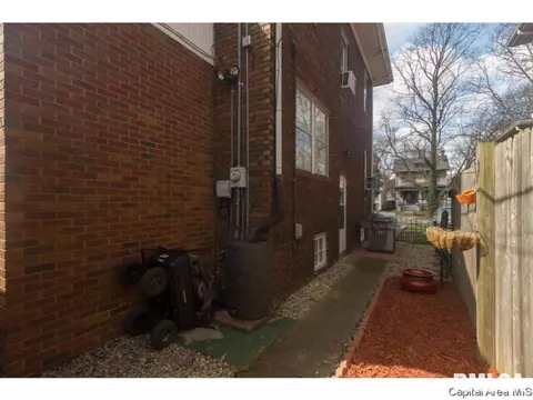 1430 S 4th St, Springfield, IL 62703 photo 23