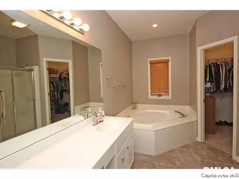 523 Eagle Ridge Dr, Chatham, IL 62629 photo 17