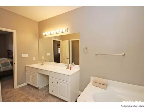 523 Eagle Ridge Dr, Chatham, IL 62629 photo 18
