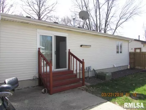 2425 Sutherland Rd, Springfield, IL 62702 photo 4