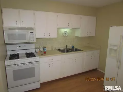 2425 Sutherland Rd, Springfield, IL 62702 photo 10