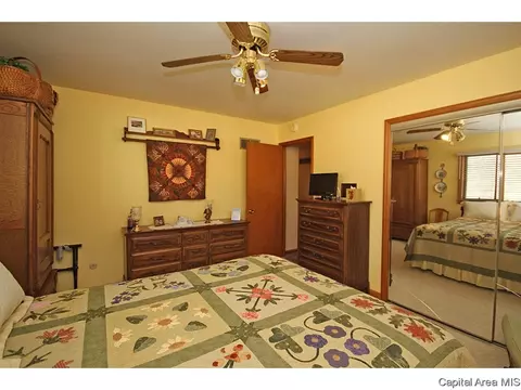 1019 E Lake Shore Dr, Springfield, IL 62712 photo 20