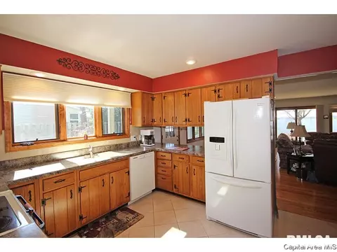 1019 E Lake Shore Dr, Springfield, IL 62712 photo 12