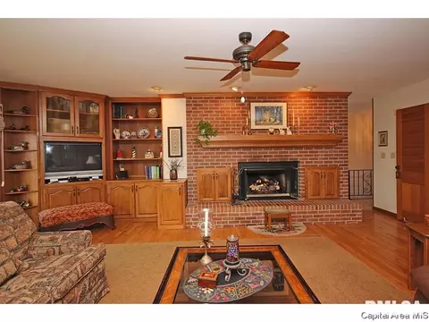 1019 E Lake Shore Dr, Springfield, IL 62712 photo 6