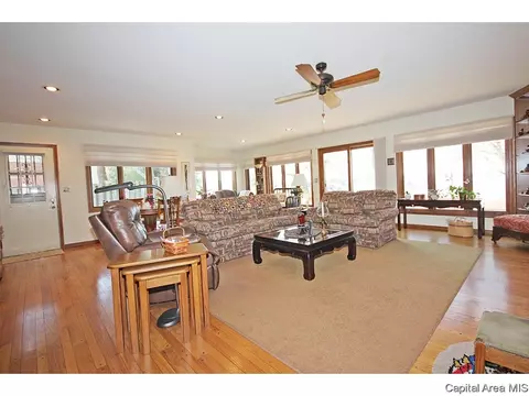 1019 E Lake Shore Dr, Springfield, IL 62712 photo 3
