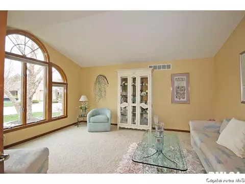4005 Stone Bridge Rd, Springfield, IL 62711 photo 3