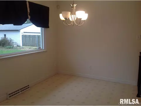 2708 Bennington, Springfield, IL 62704 photo 12