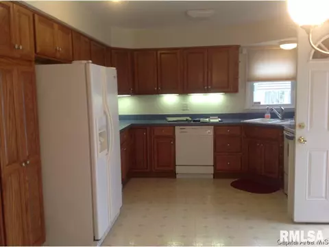 2708 Bennington, Springfield, IL 62704 photo 15