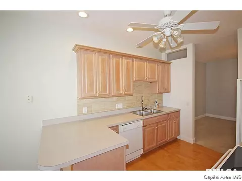2725 Kitty Hawk, Springfield, IL 62711 photo 10
