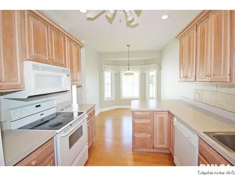 2725 Kitty Hawk, Springfield, IL 62711 photo 9