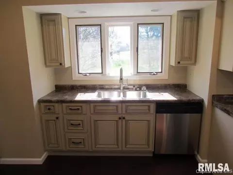 9 Hackney Dr, Springfield, IL 62702 photo 8