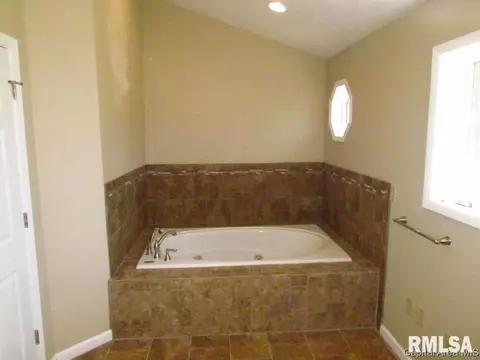 9 Hackney Dr, Springfield, IL 62702 photo 10
