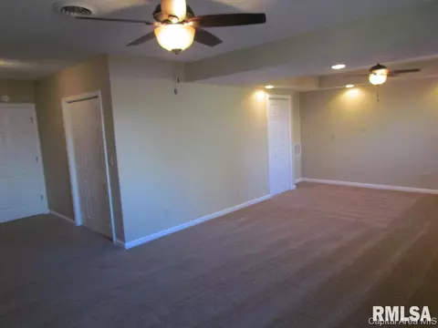 9 Hackney Dr, Springfield, IL 62702 photo 6