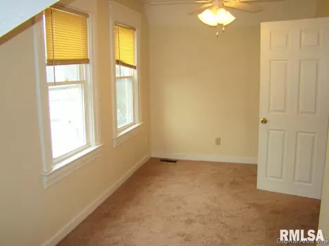 446 W Allen St, Springfield, IL 62704 photo 16